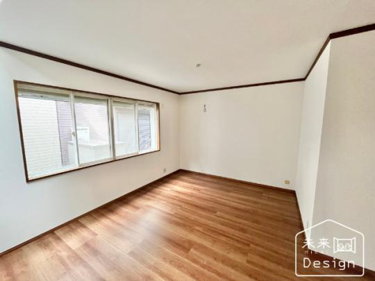  �����E���r���O