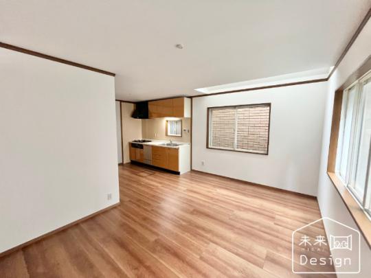  �����E���r���O