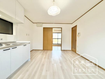  �����E���r���O