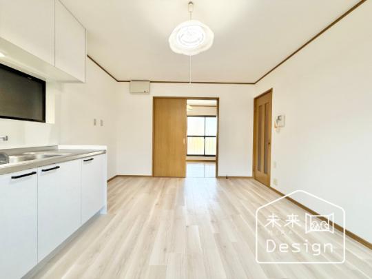  �����E���r���O