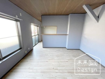  �����E���r���O