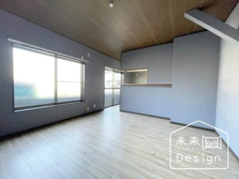  �����E���r���O