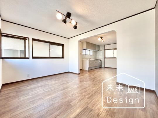  �����E���r���O