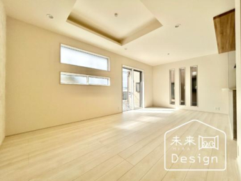  �����E���r���O