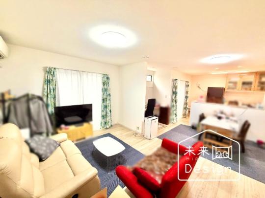  �����E���r���O