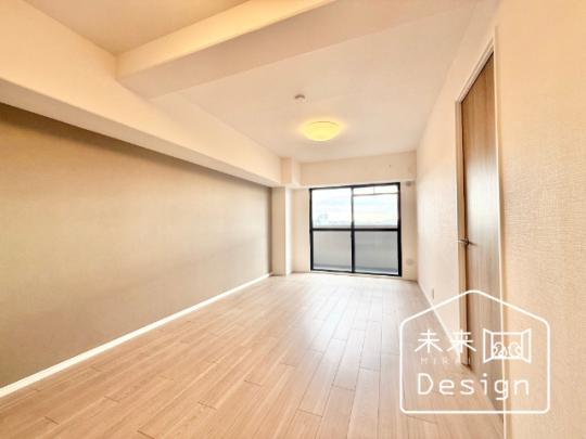  �����E���r���O