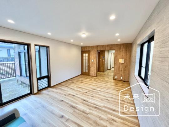  �����E���r���O