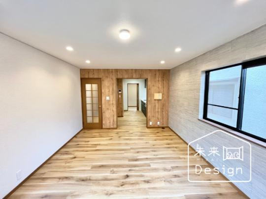  �����E���r���O