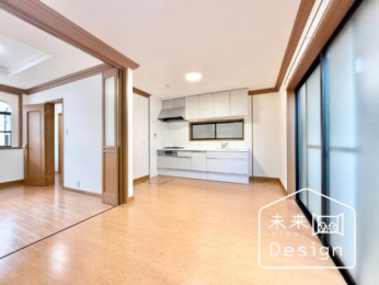  �����E���r���O