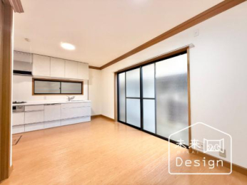  �����E���r���O