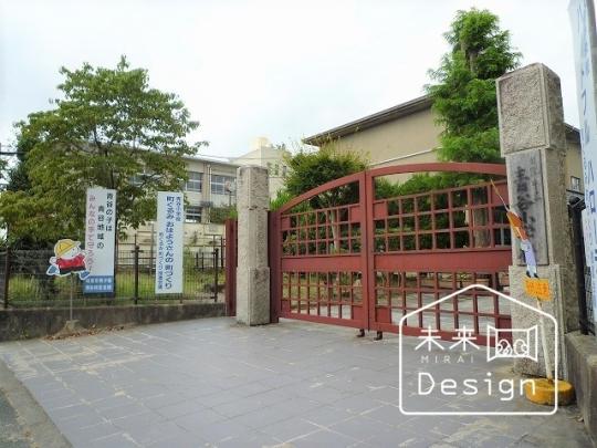  ��z�s���J���w�Z:526m