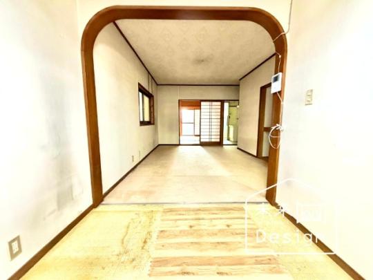  �����E���r���O