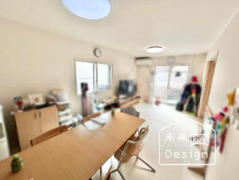  �����E���r���O