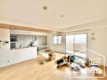  �����E���r���O