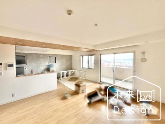  �����E���r���O