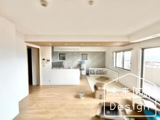  �����E���r���O