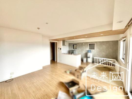  �����E���r���O