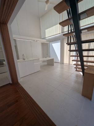  �����E���r���O