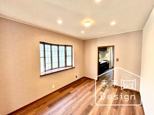  �����E���r���O