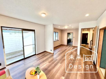  �����E���r���O