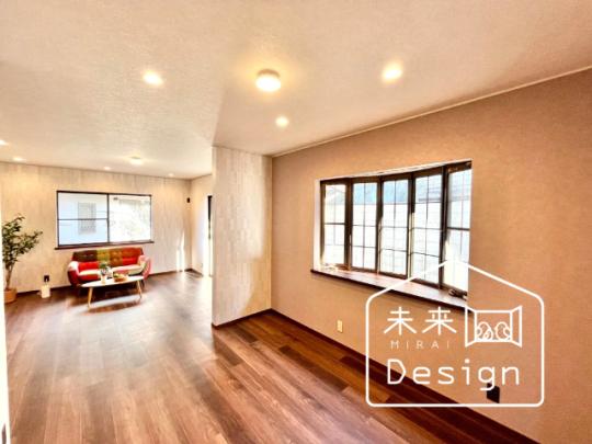  �����E���r���O