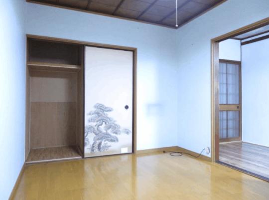  �����E���r���O