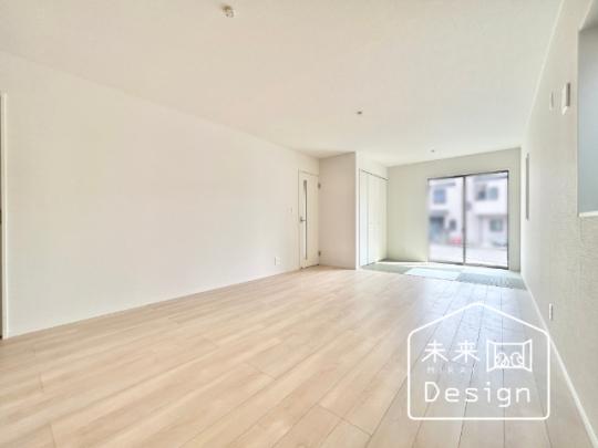  �����E���r���O