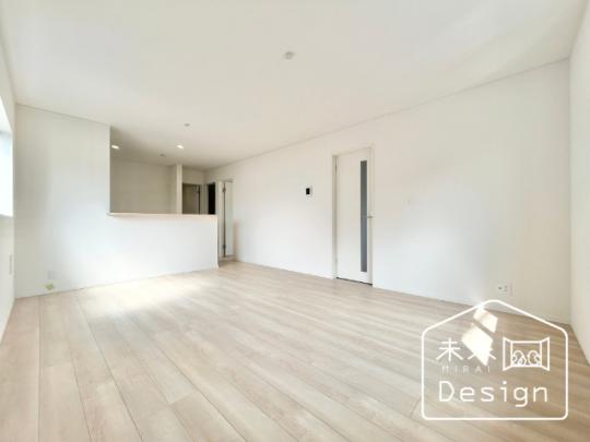  �����E���r���O