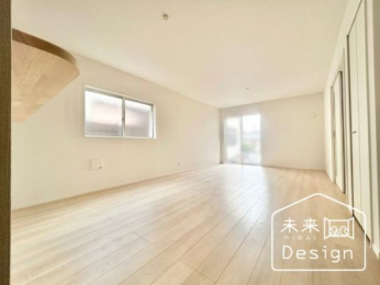  �����E���r���O