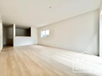  �����E���r���O