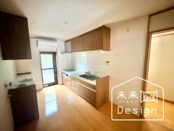  �����E���r���O